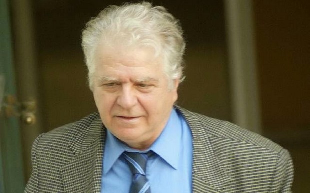 O Filippos Koytsaytis analyei ton thanato toy Xristoy ston stayro